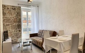 2-Bedrooms Аpartment Nice Port With Parking
